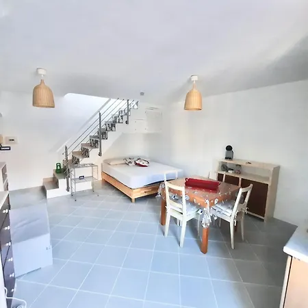 Al Mini Maresia Apartment Geata